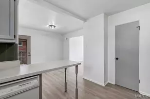 10711 Gail Ct, Saint Louis, MO 63123 - Photo 5