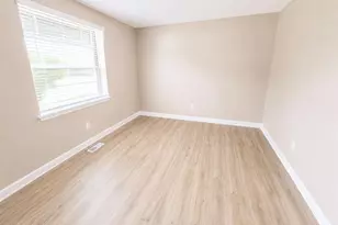 5210 Ville Cecelia Ln, Hazelwood, MO 63042 - Photo 7