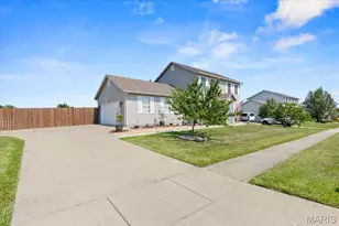 121 Whisper Creek Dr, Wentzville, MO 63385 - Photo 3