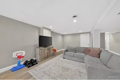 5 Saint James Court, Florissant, MO 63031 - Photo 19