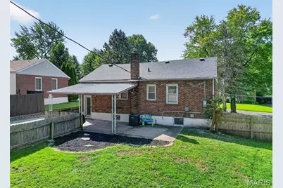 5 Saint James Court, Florissant, MO 63031 - Photo 31