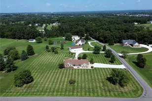 151 Plantation Dr, Troy, MO 63379 - Photo 3