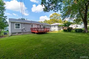 10212 Surf Dr, Bellefontaine Neighbors, MO 63137 - Photo 21