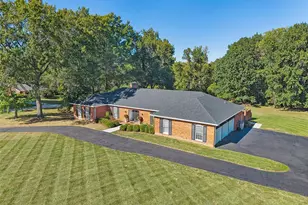 11 Rolling Rock Ln, Saint Louis, MO 63124 - Photo 5