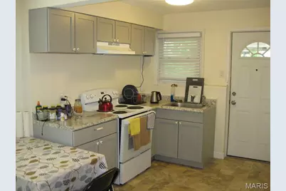 5621 Curry Avenue, Country Club Hills, MO 63136 - Photo 9