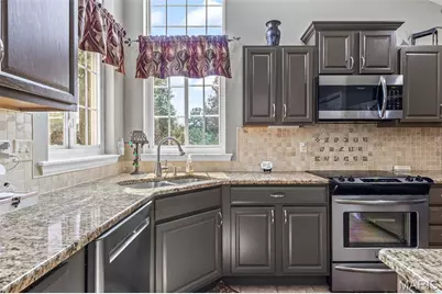 223 Woodvine Court, Farmington, MO 63640 - Photo 5
