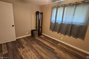 2625 Terri Lee Ct, Saint Louis, MO 63114 - Photo 7