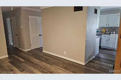 2625 Terri Lee Court, Saint Louis, MO 63114 - Photo 3