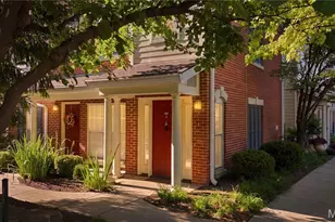 2662 Mcknight Crossing Ct, Saint Louis, MO 63124 - Photo 1