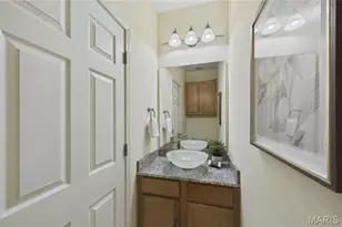 2662 Mcknight Crossing Ct, Saint Louis, MO 63124 - Photo 11