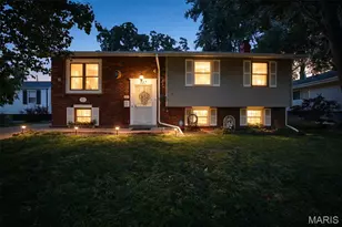 137 Huntleigh Forest Dr, Kirkwood, MO 63122 - Photo 1