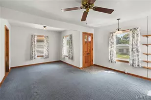 3545 St Genevieve Ln, Saint Ann, MO 63074 - Photo 5