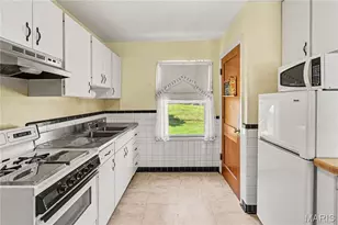 3545 St Genevieve Ln, Saint Ann, MO 63074 - Photo 9