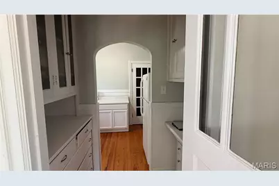 8368 Big Bend Boulevard #2nd, Webster Groves, MO 63119 - Photo 9