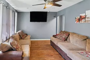 821 Font Ln, Bellefontaine Neighbors, MO 63137 - Photo 3