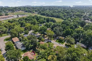 821 Font Ln, Bellefontaine Neighbors, MO 63137 - Photo 25