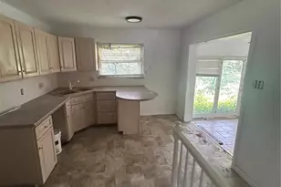 325 Moule Dr, Florissant, MO 63031 - Photo 7