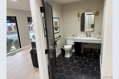 168 Clarkson Executive Park, Ellisville, MO 63011 - Photo 5