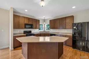 1016 Gardenbridge Pl, Saint Charles, MO 63303 - Photo 21
