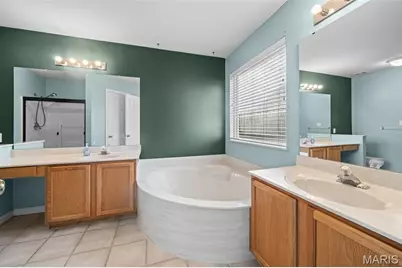 3120 Crystal Lake Drive, Oakville, MO 63129 - Photo 23
