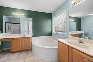 3120 Crystal Lake Dr, Oakville, MO 63129 - Photo 23