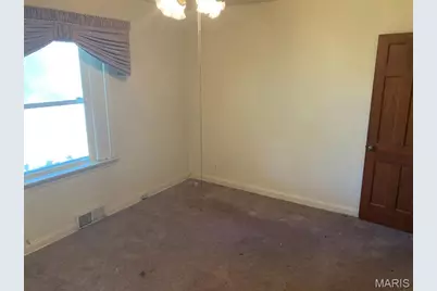 942 Melvin Avenue, Saint Louis, MO 63137 - Photo 15
