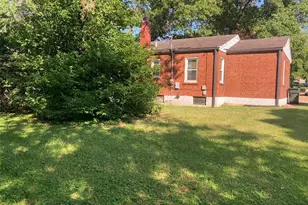 942 Melvin Ave, Saint Louis, MO 63137 - Photo 5
