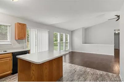 217 Royallsprings Parkway, O'Fallon, MO 63368 - Photo 7