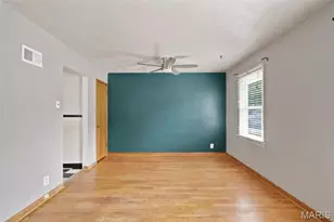 10408 Dandridge Dr, Saint Louis, MO 63123 - Photo 9