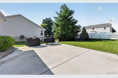 1941 Royal Heir Drive, O'Fallon, MO 63366 - Photo 41