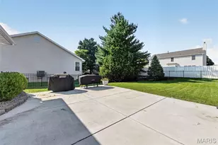 1941 Royal Heir Dr, O'Fallon, MO 63366 - Photo 41