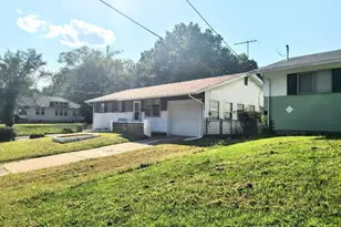 8601 Octavia Ave, Jennings, MO 63136 - Photo 3