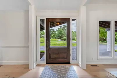 15 Meadowbrook Country Club Estate, Ballwin, MO 63011 - Photo 3