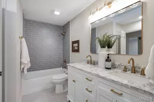 15 Meadowbrook Country Club Estate, Ballwin, MO 63011 - Photo 23