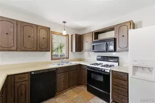 1901 Riverwood Trails Dr, Florissant, MO 63031 - Photo 19