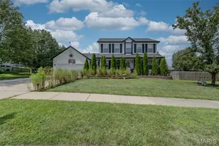 203 Wildflower Ridge Dr, Wentzville, MO 63385 - Photo 3