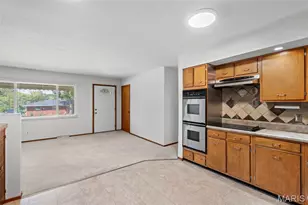 21 Della Dr, Fenton, MO 63026 - Photo 11
