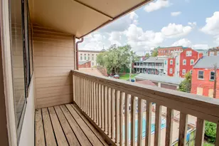 2009 S 11th St, Saint Louis, MO 63104 - Photo 11