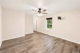 13546 E Sunrise Lake Dr, De Soto, MO 63020 - Photo 11