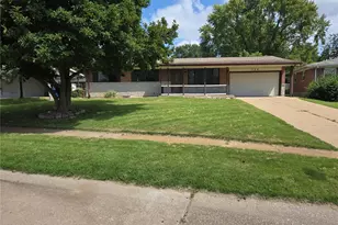 725 Mary Jo Ln, Hazelwood, MO 63042 - Photo 1