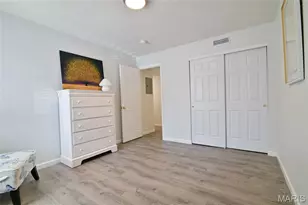 1963 Greenpoint Dr, Saint Louis, MO 63122 - Photo 15