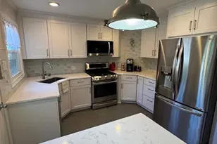 7009 Greenholly Dr, Affton, MO 63123 - Photo 13