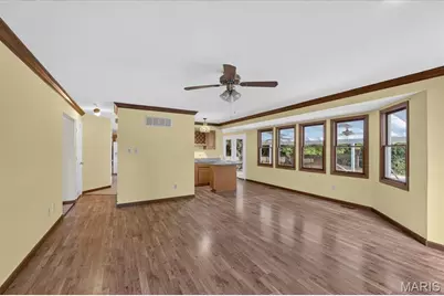 11 Fleurie Drive, Florissant, MO 63031 - Photo 15