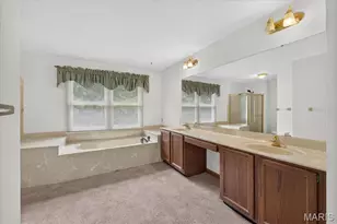 11 Fleurie Dr, Florissant, MO 63031 - Photo 27