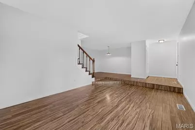 4334 Chateau De Ville Drive, Saint Louis, MO 63129 - Photo 5