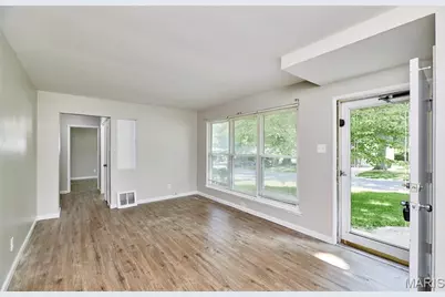 145 Clearview Drive, Florissant, MO 63033 - Photo 5