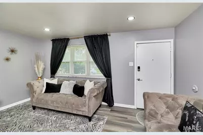 2745 Benne Drive, Florissant, MO 63031 - Photo 5