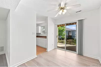 9081 W Swan Circle, Saint Louis, MO 63144 - Photo 7