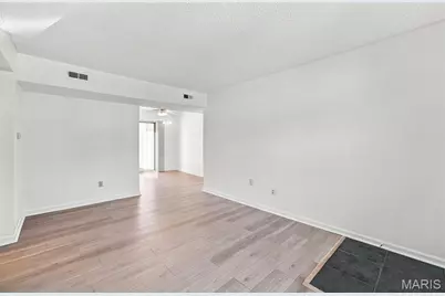 9081 W Swan Circle, Saint Louis, MO 63144 - Photo 3