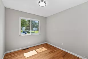 11919 Holly Brook Dr, Maryland Heights, MO 63043 - Photo 11